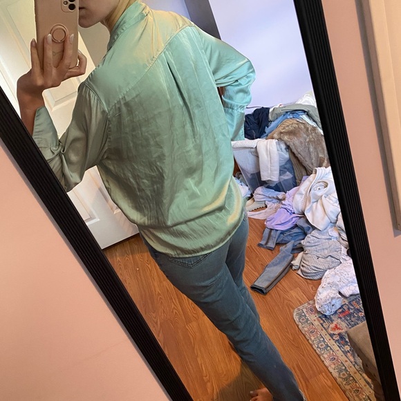 Sage green button satin blouse - Picture 6 of 7